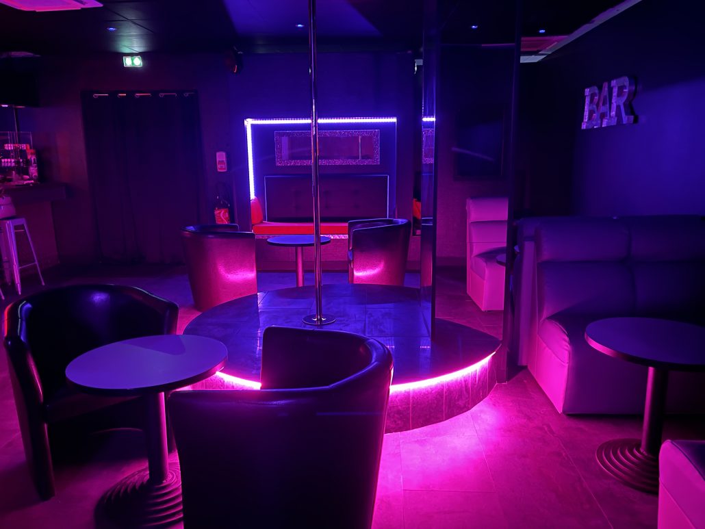 Le bar et la piste - L IDEAL SAUNA, Agen